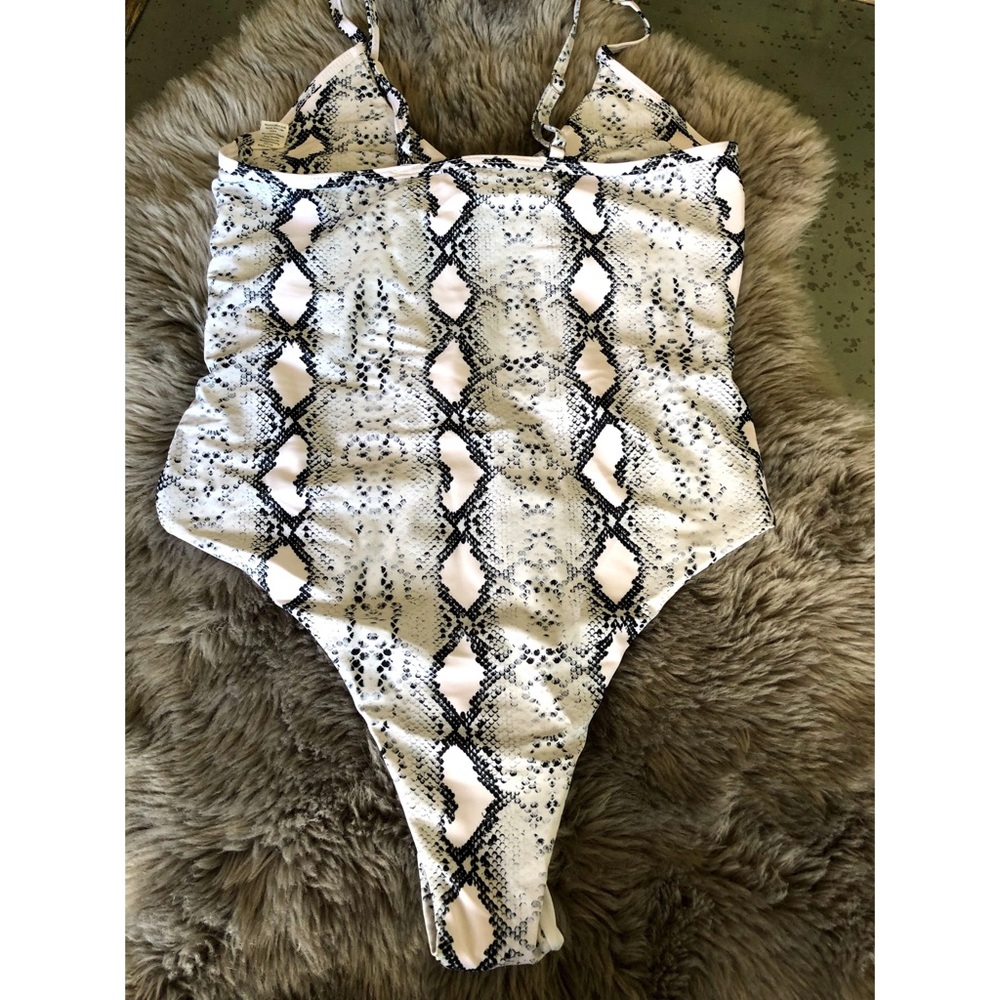 ▪️Snakeskin One Piece Swimsuit - Picture 3 of 5
